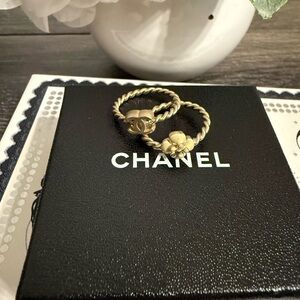 Chanel Vintage Gold CC Logo & Camelia Flower Twisted Ring‎ Set
